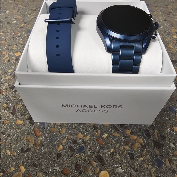 Michael Kors Gen 5 Bradshaw Smartwatch 44mm - Picture 6 of 7